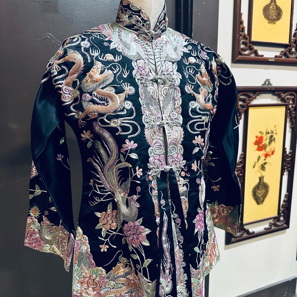 Vintage Pre-1960s RARE Wong Chow Embroidery Jacket with Dragon / Phoenix Design